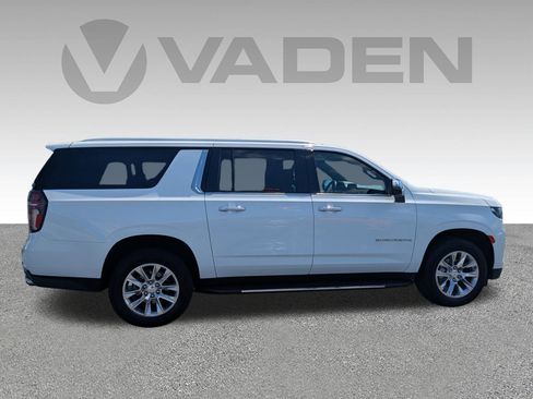 Used 2023 Chevrolet Suburban Premier image 24