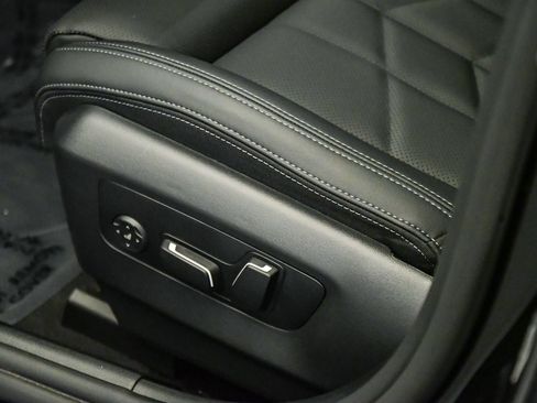Used 2026 BMW 530i w/ M Sport Package RWD image 23