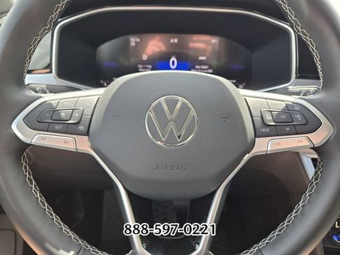 Used 2025 Volkswagen Taos SE FWD image 26