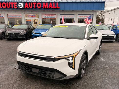Used 2025 Kia K4 image 1
