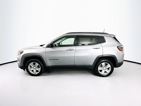 Used 2022 Jeep Compass Latitude image 4
