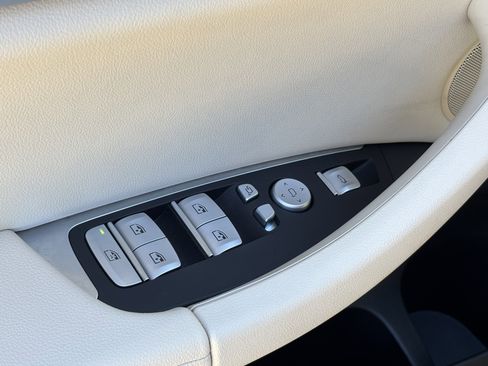 Certified 2025 BMW X4 xDrive30i image 15