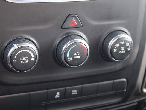 Used 2016 RAM 1500 Classic SLT image 32