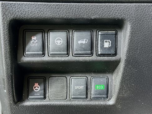 Used 2018 Nissan Rogue SL w/ Premium Package FWD image 17