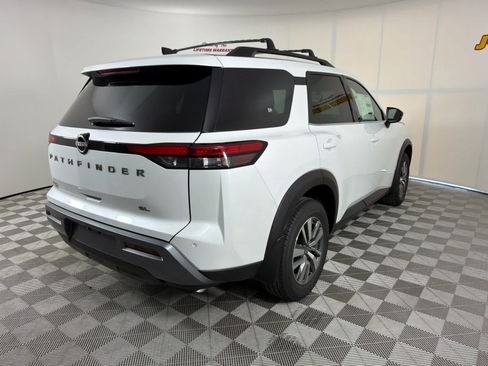 New 2026 Nissan Pathfinder SL FWD image 6