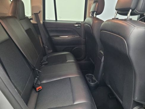 Used 2016 Jeep Compass Latitude image 19