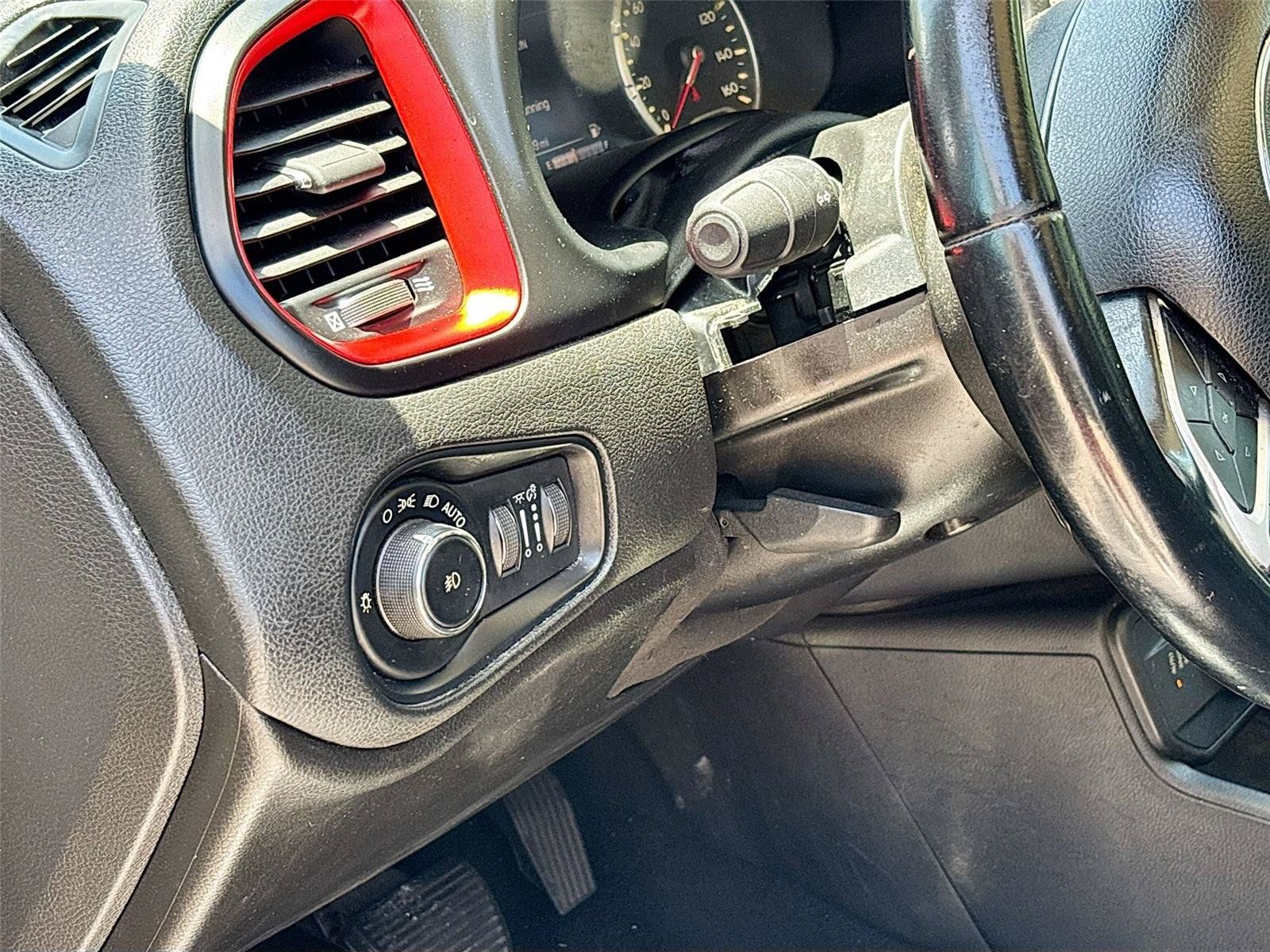 Used 2018 Jeep Renegade Trailhawk w/ UConnect 8.4 Nav Group AWD/4WD image 10