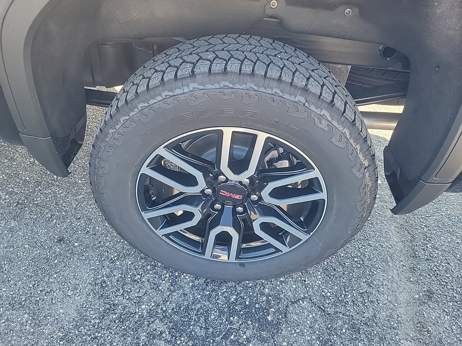 New 2026 GMC Sierra 1500 AT4 w/ AT4 Premium Package AWD/4WD image 8