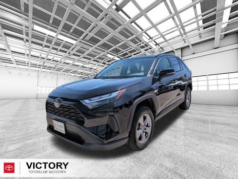 Used 2024 Toyota RAV4 XLE AWD/4WD image 8