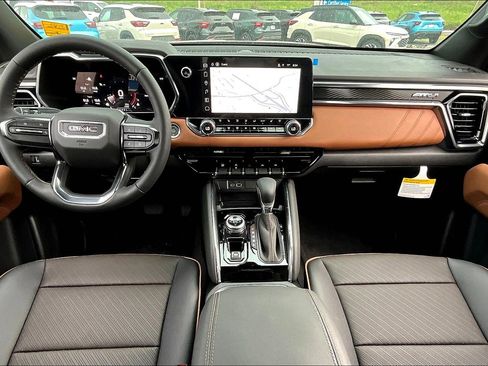 New 2026 GMC Canyon AT4 w/ AT4 Premium Package image 5