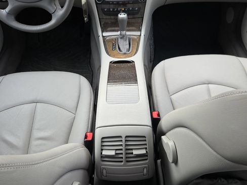 Used 2007 Mercedes-Benz E 350 Sedan image 23