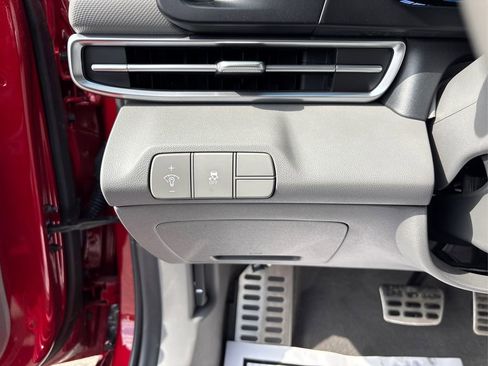 Certified 2025 Hyundai Elantra Sport FWD image 37