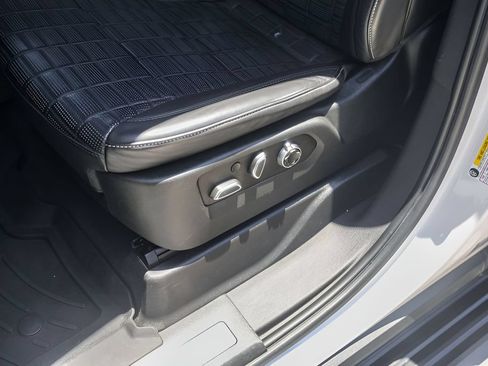 Used 2021 Cadillac Escalade ESV Sport Platinum w/ Heavy-Duty Trailer Package AWD/4WD image 8