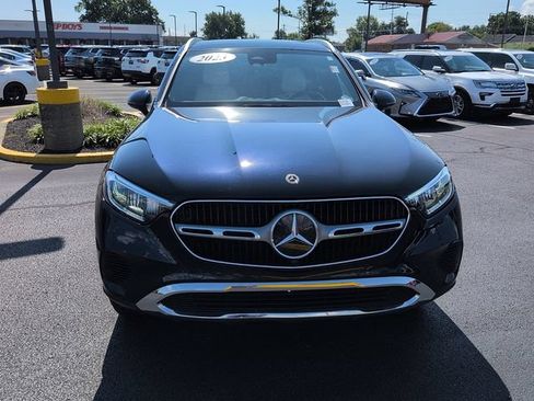 Used 2023 Mercedes-Benz GLC 300 4MATIC image 2
