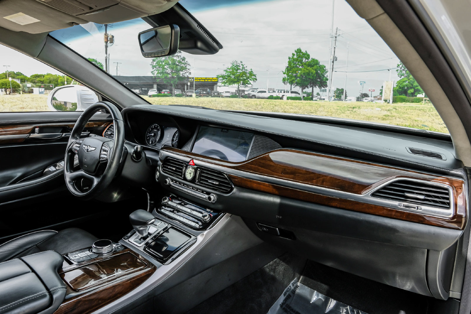 Used 2019 Genesis G90 5.0 Ultimate RWD image 11