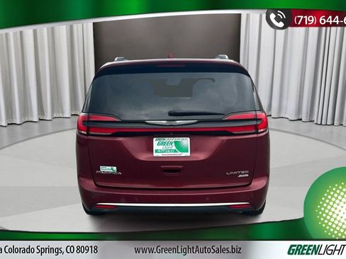 Used 2021 Chrysler Pacifica Limited w/ Premium & Safety Sphere Group AWD/4WD image 4