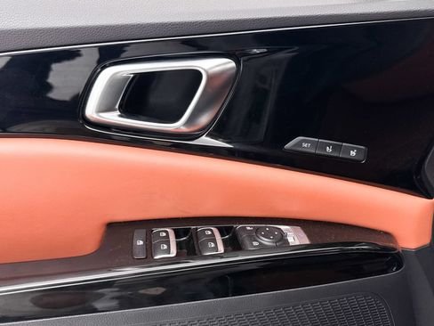 Certified 2024 Kia Carnival SX Prestige FWD image 31