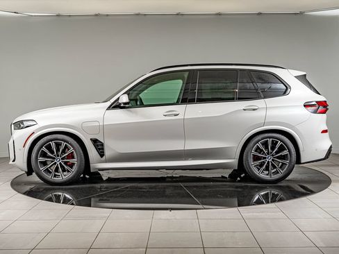 New 2026 BMW X5 xDrive50e w/ M Sport Package AWD/4WD image 8