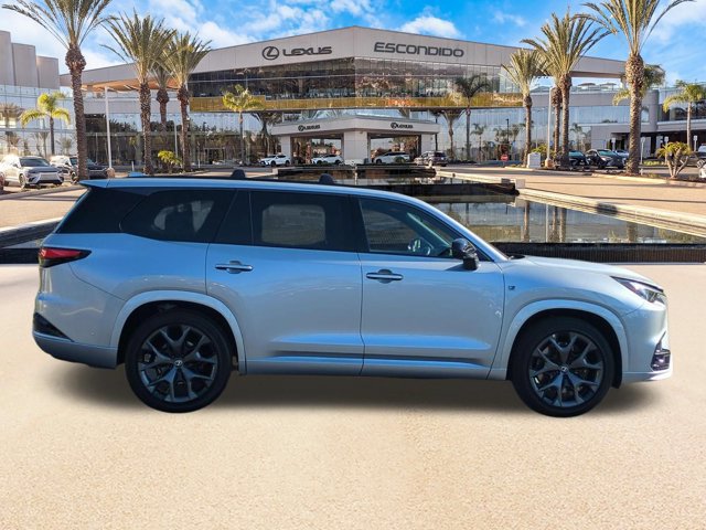 Used 2026 Lexus TX 500h AWD w/ Technology Package image 4