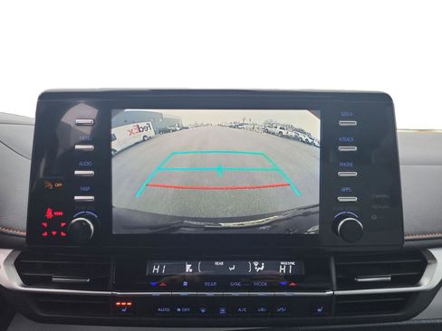 Used 2023 Toyota Sienna XLE image 19
