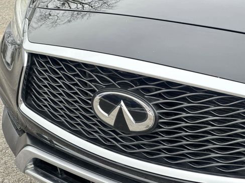 Used 2018 INFINITI QX30 AWD w/ Cafe Teak Theme Package image 10