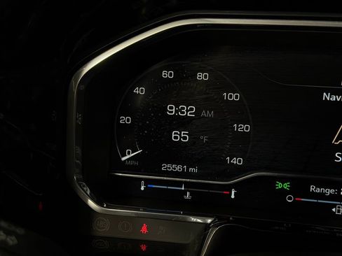 Used 2023 GMC Sierra 1500 SLE image 16