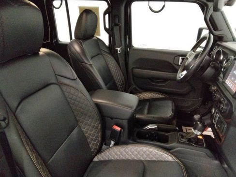 Used 2021 Jeep Gladiator Overland image 48