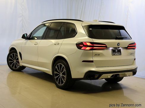 Certified 2025 BMW X5 xDrive40i w/ M Sport Package AWD/4WD image 9