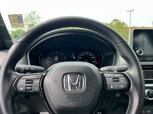Used 2023 Honda Civic Sport image 11