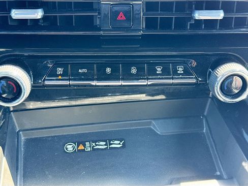 Used 2025 Chevrolet Tahoe LT AWD/4WD image 17