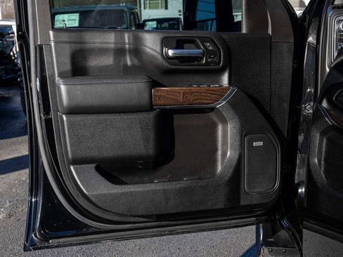 Used 2021 GMC Sierra 3500 Denali w/ Denali Ultimate Package image 11