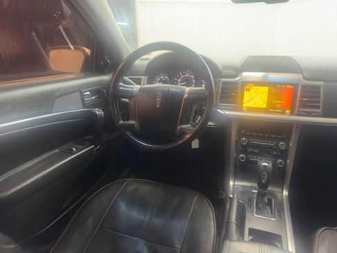 Used 2010 Lincoln MKZ image 14