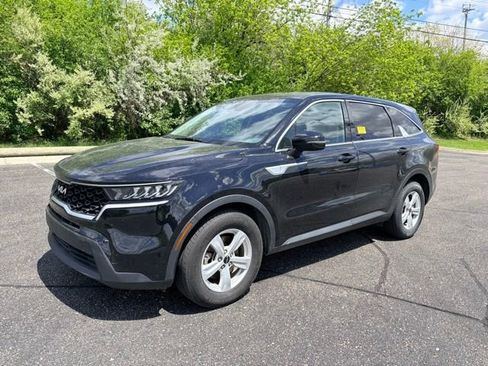 Used 2023 Kia Sorento LX FWD image 1