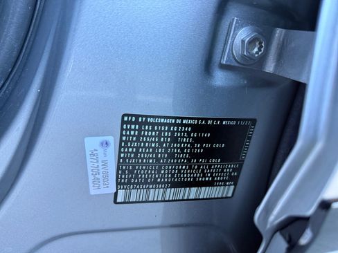 Used 2023 Volkswagen Tiguan SE R-Line image 20