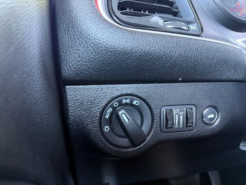 Used 2020 Dodge Challenger SXT RWD image 18