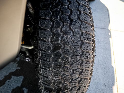 Used 2025 Toyota Tacoma 4x4 Double Cab Hybrid image 12