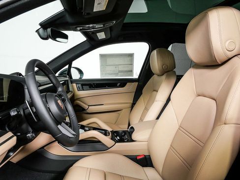 New 2026 Porsche Cayenne S image 5