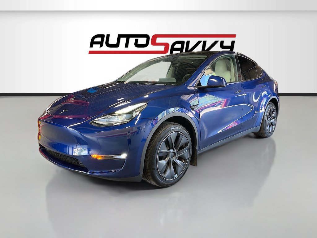 Used 2024 Tesla Model Y Long Range AWD/4WD image 3
