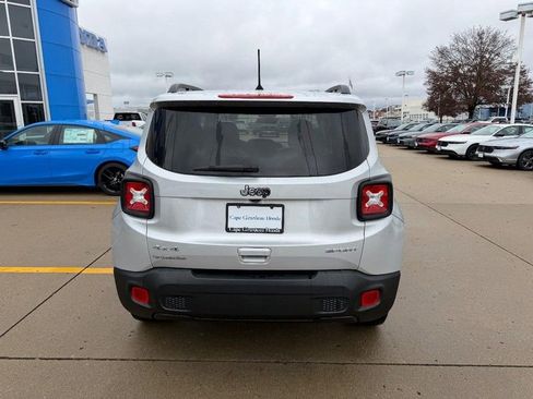 Used 2019 Jeep Renegade Sport w/ Sport Appearance Group image 3