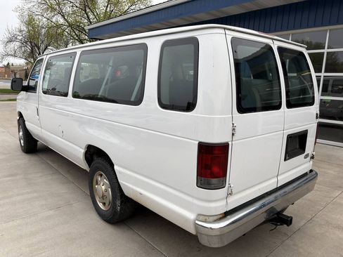 Used 2010 Ford E-350 and Econoline 350 XLT RWD image 8