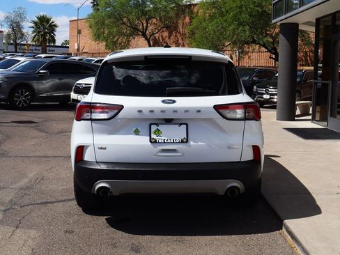 Used 2020 Ford Escape SE image 11