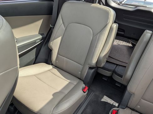Used 2019 Hyundai Santa Fe XL AWD/4WD image 12