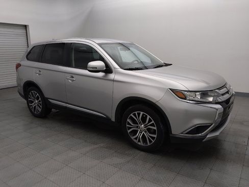 Used 2018 Mitsubishi Outlander SE image 11