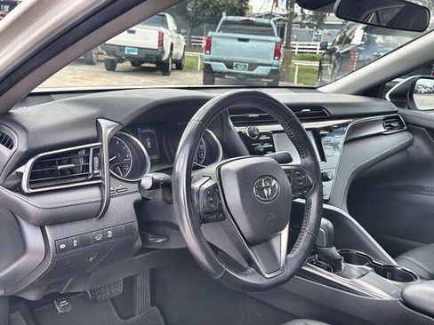 Used 2019 Toyota Camry SE FWD image 10