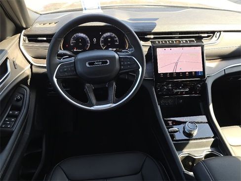 New 2025 Jeep Grand Cherokee Limited image 6