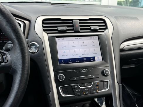 Used 2020 Ford Fusion SE FWD image 31