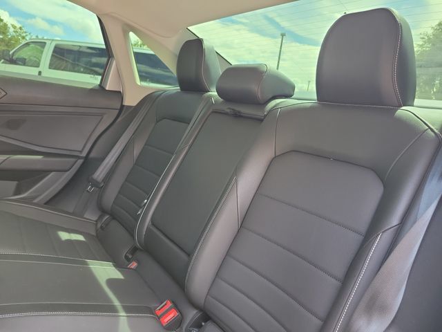 Used 2023 Volkswagen Jetta SE w/ Black Wheel Package FWD image 20