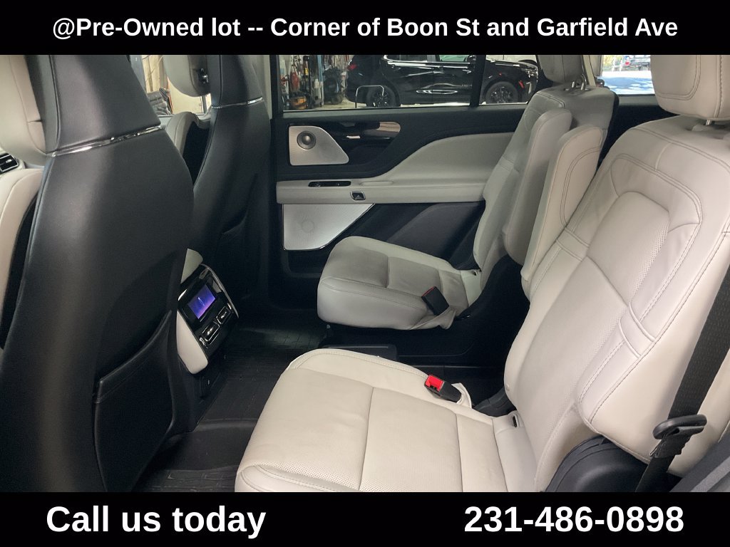 Used 2025 Lincoln Aviator Reserve w/ Equipment Group 201A AWD/4WD image 27