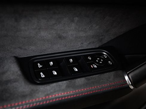 Certified 2023 Porsche Cayenne GTS AWD/4WD image 22