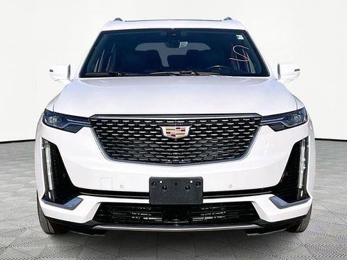 Used 2024 Cadillac XT6 Premium Luxury w/ Technology Package image 2